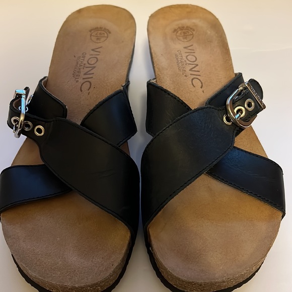 Vionic orthopedic sandals size 7 - Picture 1 of 6